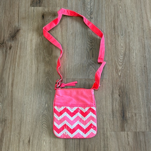 Bright Coral Chevron Crossbody purse with main zipper & front Velcro pouch - Picture 3 of 11
